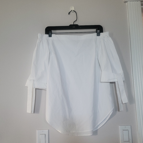 Babaton | Malik Blouse - Size XXS - Picture 3 of 16